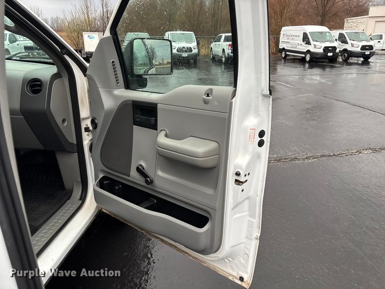 image for item FG0120 2008 Ford F150 pickup truck