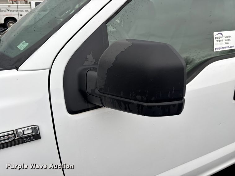 image for item FG0121 2016 Ford F150 pickup truck