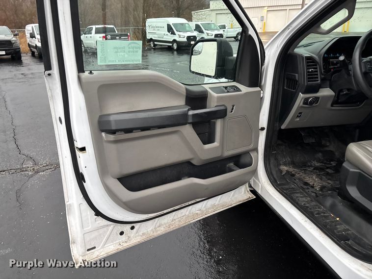 image for item FG0121 2016 Ford F150 pickup truck