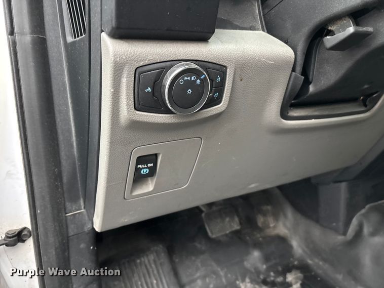 image for item FG0121 2016 Ford F150 pickup truck