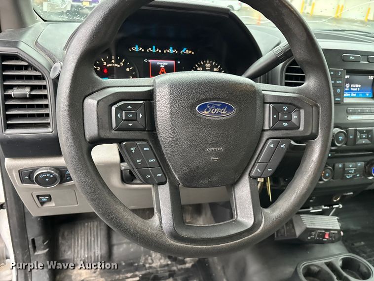 image for item FG0121 2016 Ford F150 pickup truck