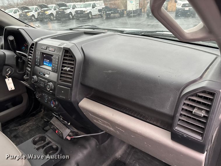 image for item FG0121 2016 Ford F150 pickup truck