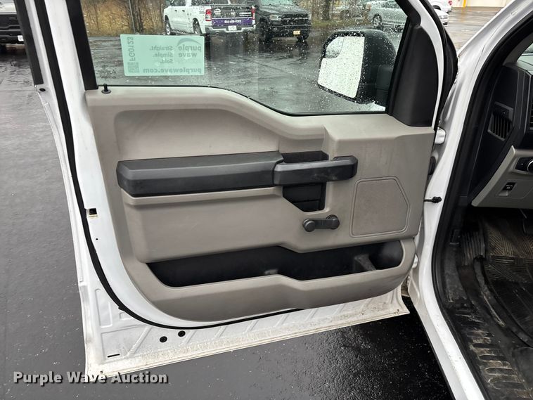 image for item FG0123 2016 Ford F150 pickup truck