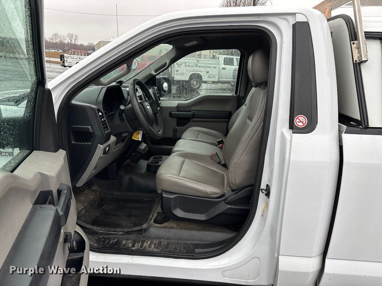 image for item FG0123 2016 Ford F150 pickup truck