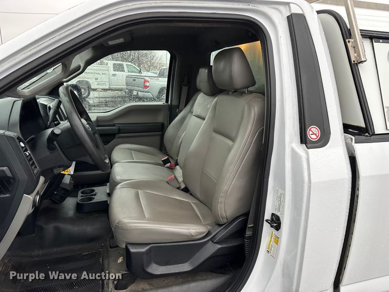 image for item FG0123 2016 Ford F150 pickup truck