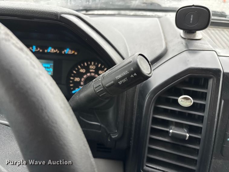 image for item FG0123 2016 Ford F150 pickup truck