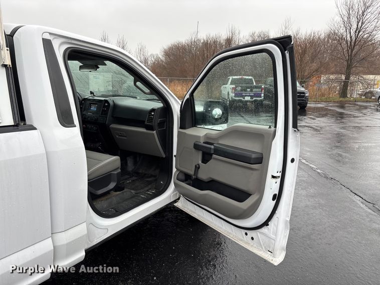 image for item FG0123 2016 Ford F150 pickup truck