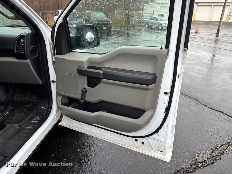 image for item FG0123 2016 Ford F150 pickup truck