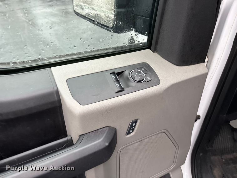 image for item FG0124 2017 Ford F150 pickup truck