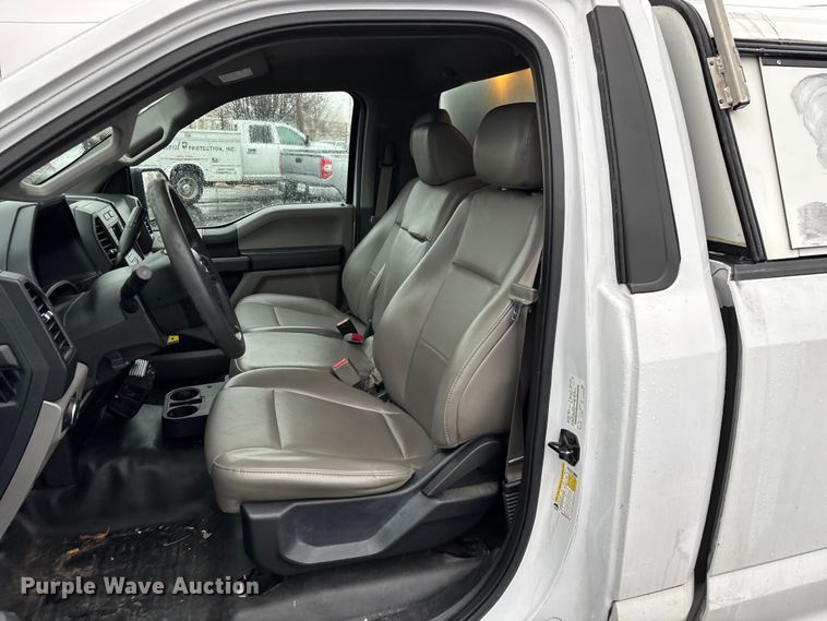 image for item FG0124 2017 Ford F150 pickup truck