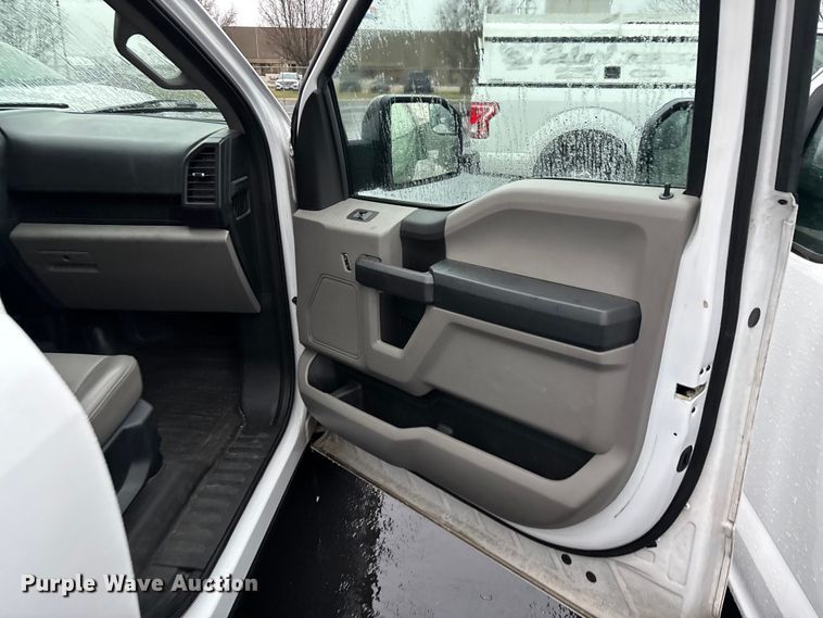 image for item FG0124 2017 Ford F150 pickup truck