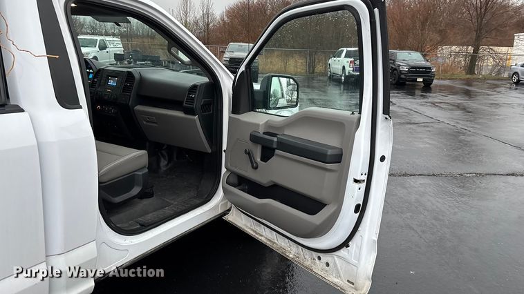 image for item FG0125 2016 Ford F150 pickup truck