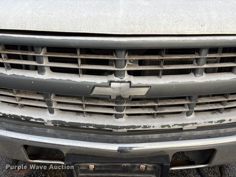 image for item FG0137 1998 Chevrolet K2500 pickup truck