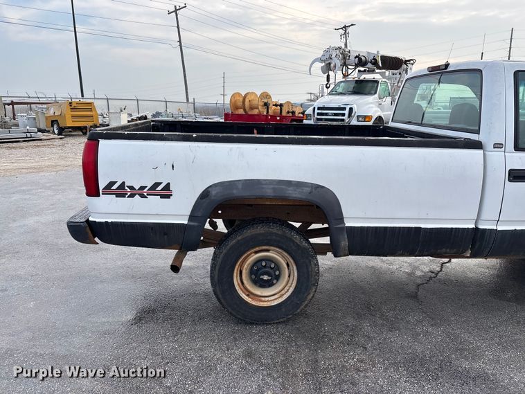 image for item FG0137 1998 Chevrolet K2500 pickup truck