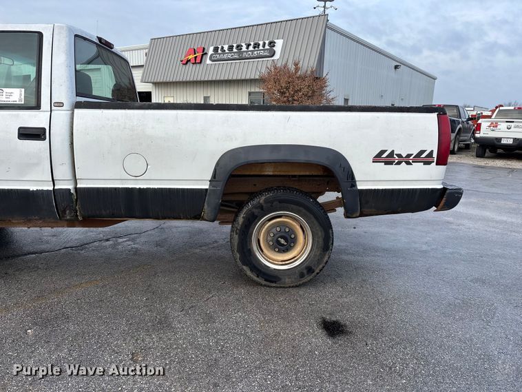 image for item FG0137 1998 Chevrolet K2500 pickup truck