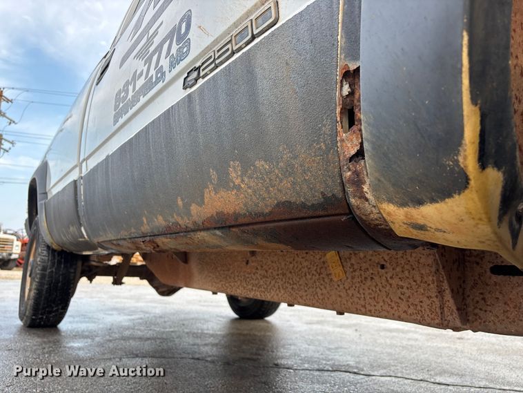 image for item FG0137 1998 Chevrolet K2500 pickup truck