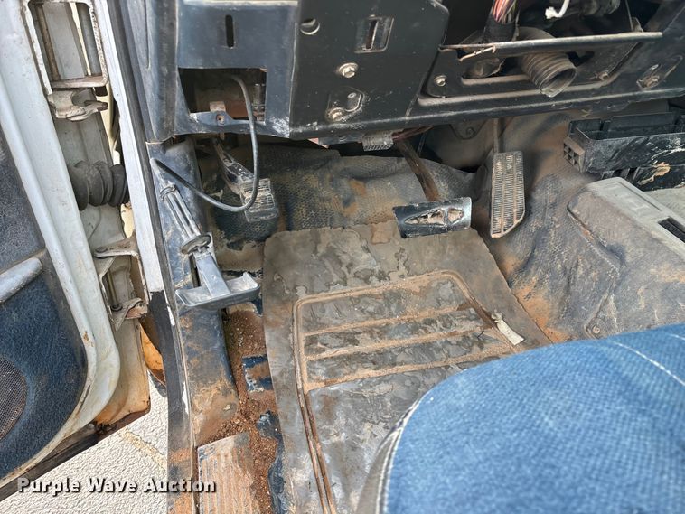 image for item FG0137 1998 Chevrolet K2500 pickup truck