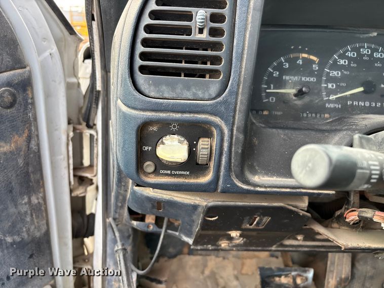 image for item FG0137 1998 Chevrolet K2500 pickup truck