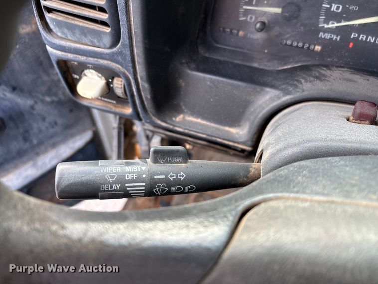 image for item FG0137 1998 Chevrolet K2500 pickup truck