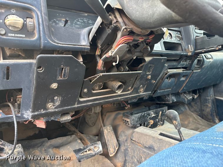image for item FG0137 1998 Chevrolet K2500 pickup truck