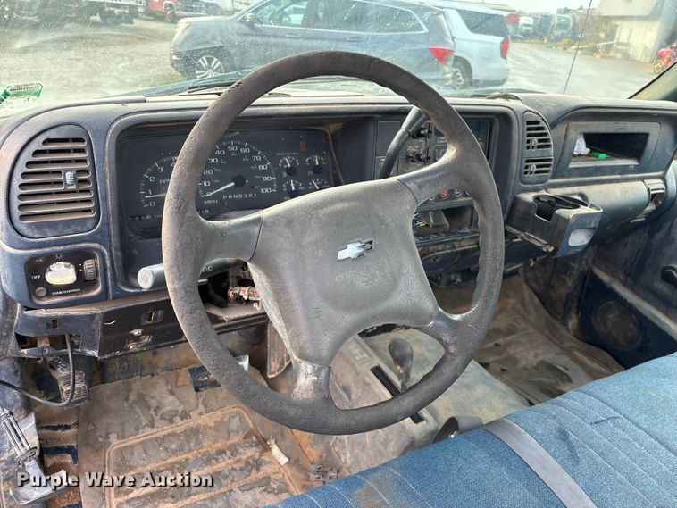 image for item FG0137 1998 Chevrolet K2500 pickup truck