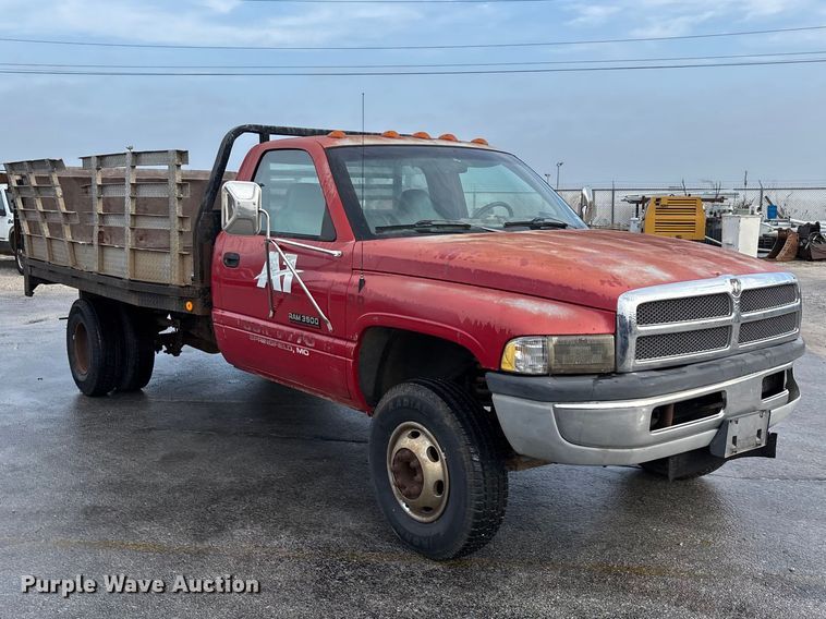 image for item FG0140 2000 Dodge Ram 3500 flatbed pickup truck