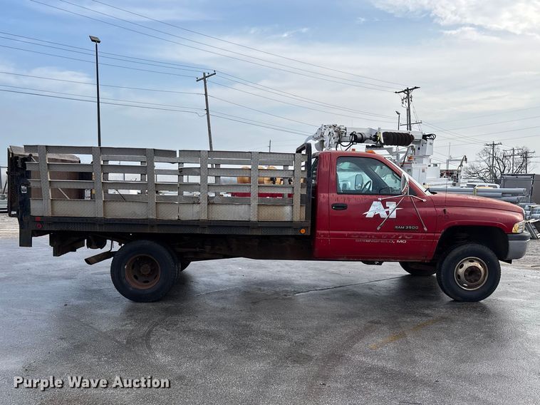 image for item FG0140 2000 Dodge Ram 3500 flatbed pickup truck