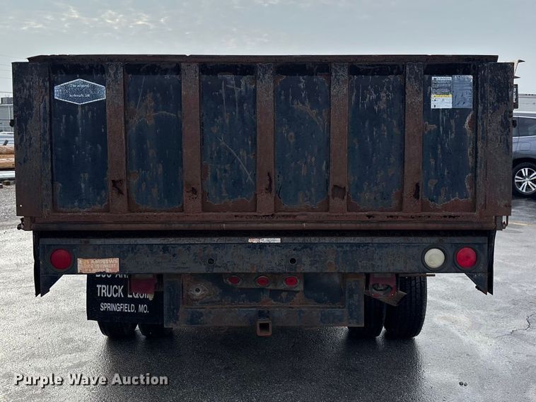 image for item FG0140 2000 Dodge Ram 3500 flatbed pickup truck