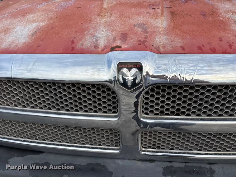 image for item FG0140 2000 Dodge Ram 3500 flatbed pickup truck