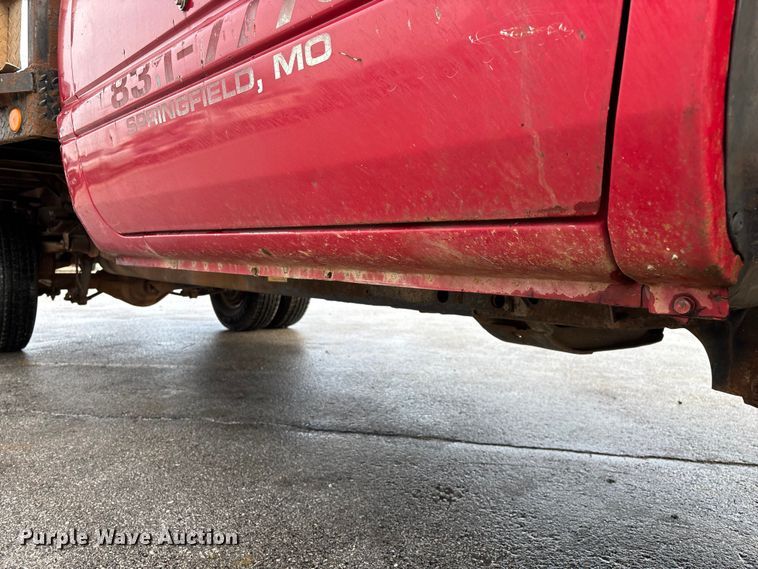 image for item FG0140 2000 Dodge Ram 3500 flatbed pickup truck