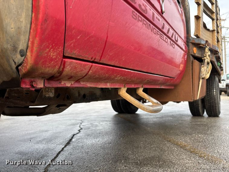 image for item FG0140 2000 Dodge Ram 3500 flatbed pickup truck