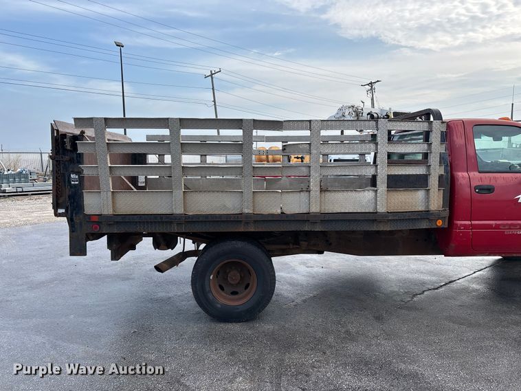 image for item FG0140 2000 Dodge Ram 3500 flatbed pickup truck