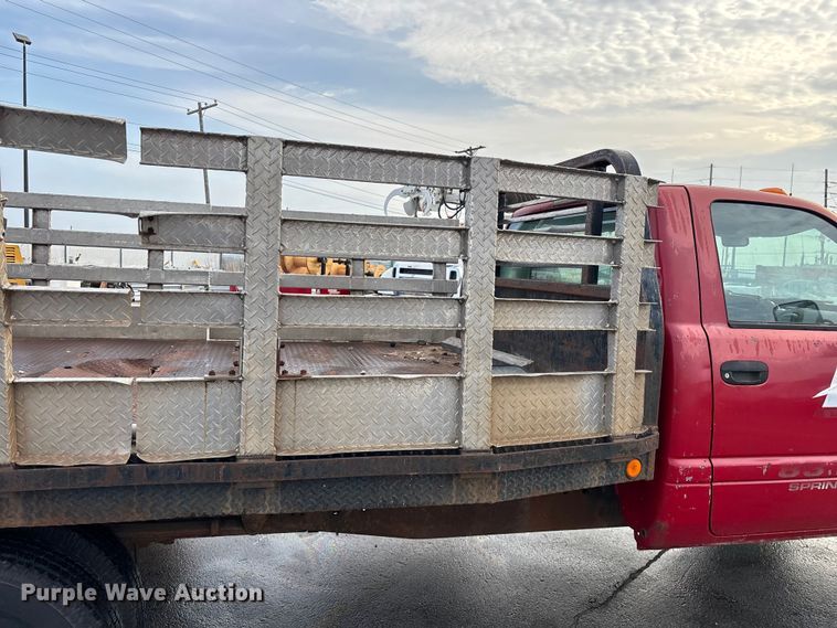 image for item FG0140 2000 Dodge Ram 3500 flatbed pickup truck