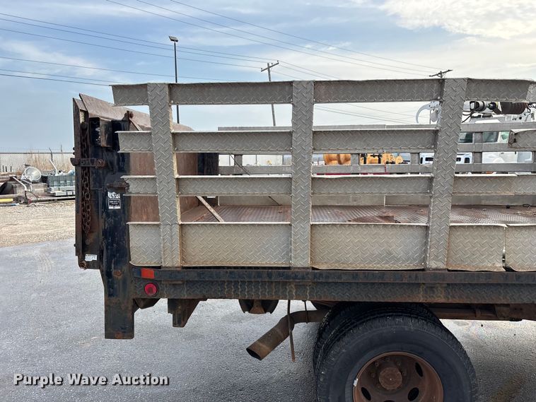 image for item FG0140 2000 Dodge Ram 3500 flatbed pickup truck