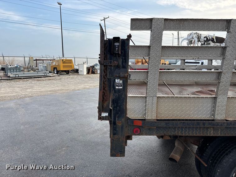 image for item FG0140 2000 Dodge Ram 3500 flatbed pickup truck