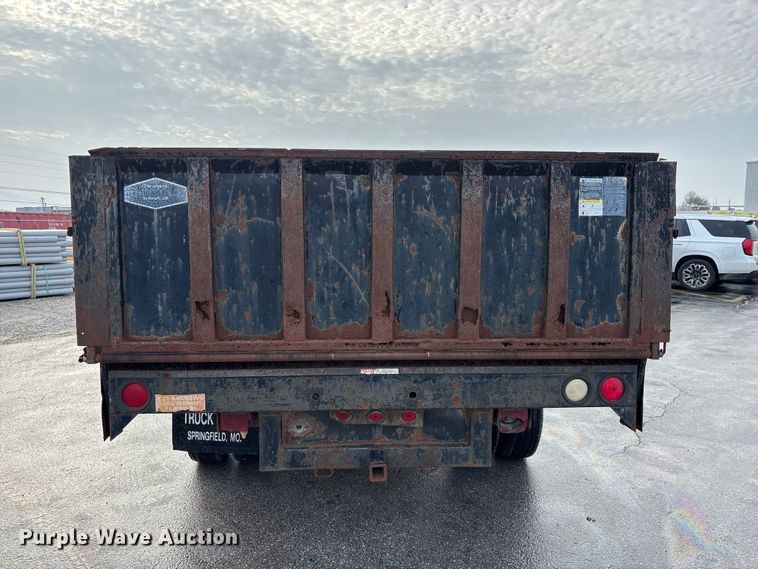 image for item FG0140 2000 Dodge Ram 3500 flatbed pickup truck