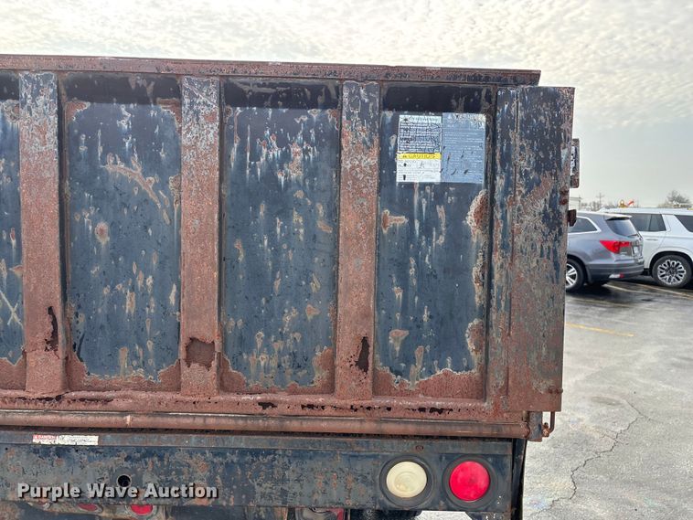 image for item FG0140 2000 Dodge Ram 3500 flatbed pickup truck