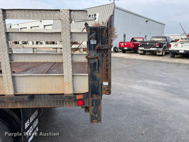 image for item FG0140 2000 Dodge Ram 3500 flatbed pickup truck