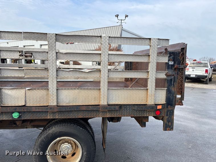 image for item FG0140 2000 Dodge Ram 3500 flatbed pickup truck