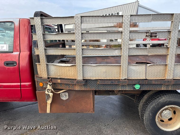 image for item FG0140 2000 Dodge Ram 3500 flatbed pickup truck