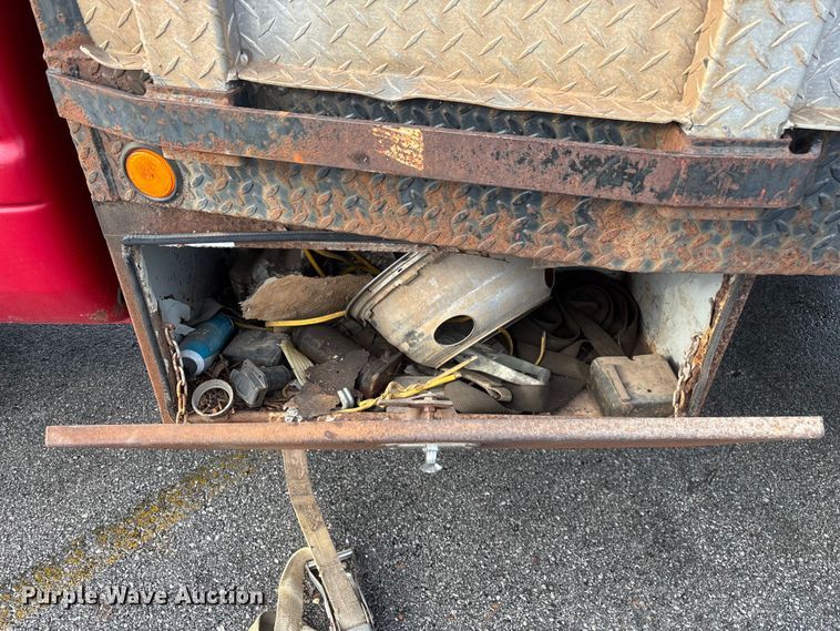 image for item FG0140 2000 Dodge Ram 3500 flatbed pickup truck