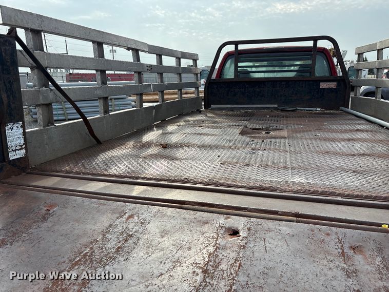 image for item FG0140 2000 Dodge Ram 3500 flatbed pickup truck