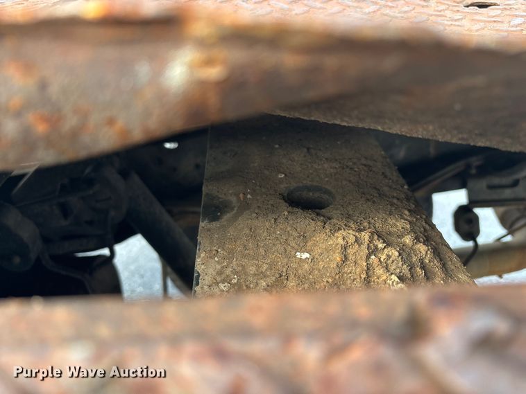 image for item FG0140 2000 Dodge Ram 3500 flatbed pickup truck