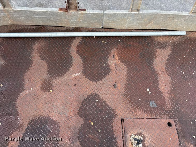 image for item FG0140 2000 Dodge Ram 3500 flatbed pickup truck