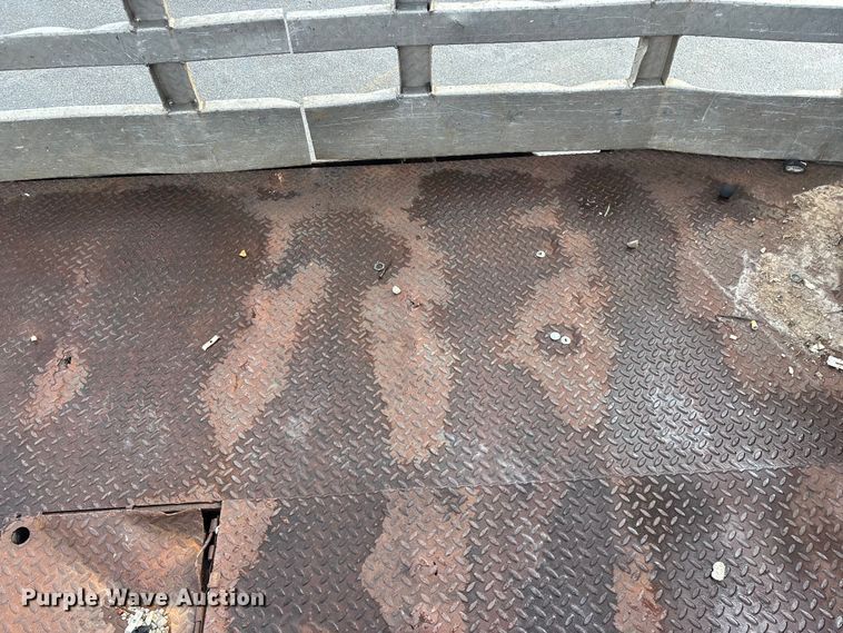 image for item FG0140 2000 Dodge Ram 3500 flatbed pickup truck