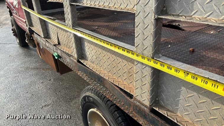 image for item FG0140 2000 Dodge Ram 3500 flatbed pickup truck