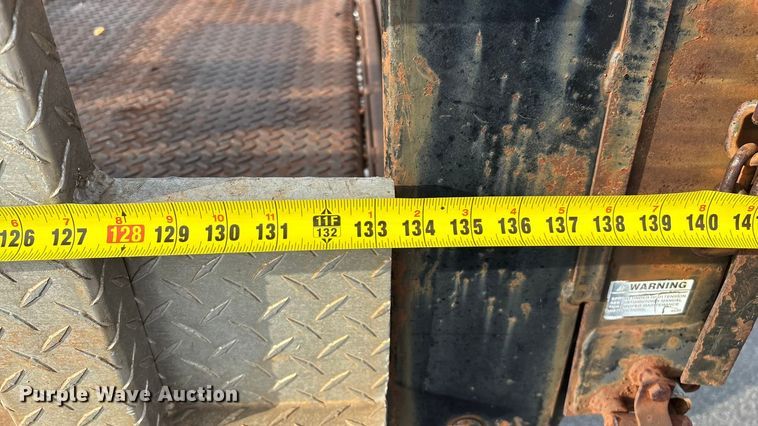 image for item FG0140 2000 Dodge Ram 3500 flatbed pickup truck