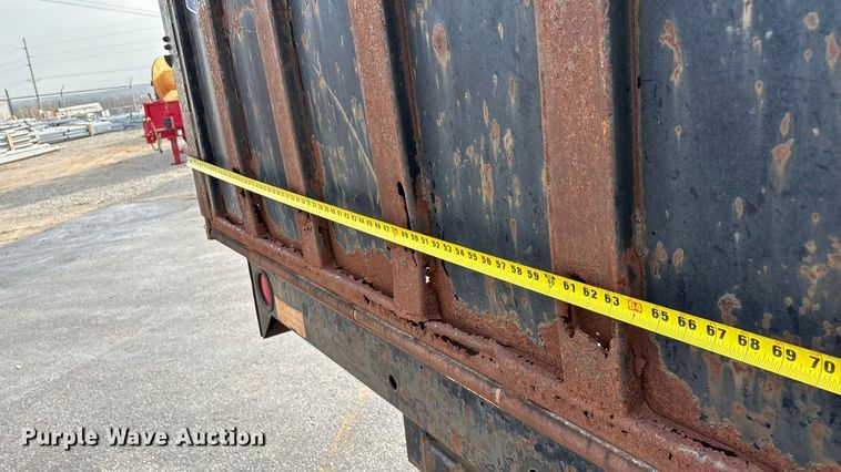 image for item FG0140 2000 Dodge Ram 3500 flatbed pickup truck