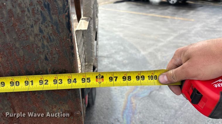 image for item FG0140 2000 Dodge Ram 3500 flatbed pickup truck