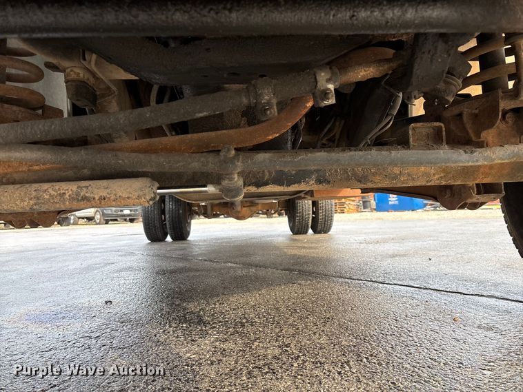 image for item FG0140 2000 Dodge Ram 3500 flatbed pickup truck